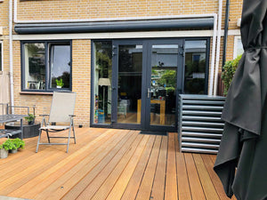 Geluidskast voor warmtepomp op het balkon