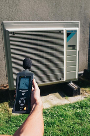 Geluidsmeting voor warmtepomp